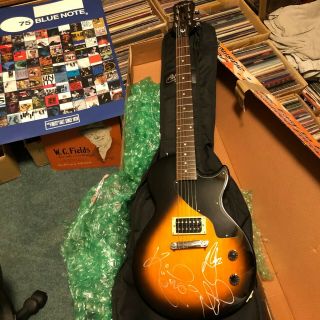Jonas Brothers - - Signed - - Epiphone Les Paul Junior Electric Guitar With Gig Bag
