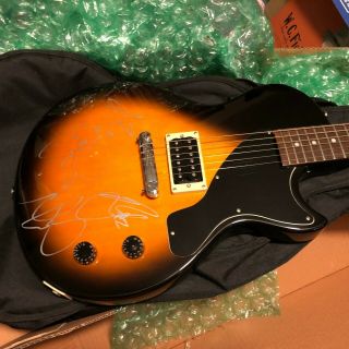 JONAS BROTHERS - - SIGNED - - Epiphone Les Paul Junior Electric Guitar with Gig Bag 2