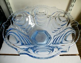 A LARGE CAMBRIDGE GLASS FLOWER BOWL WITH BEARS FROG CAPRICE MOONLIGHT BLUE 8