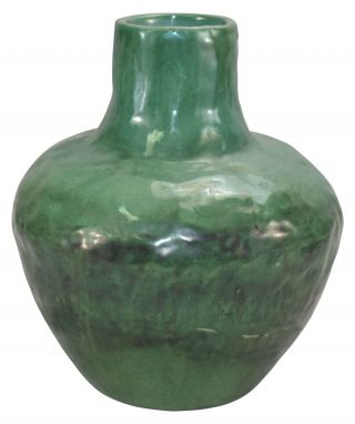 North Dakota Pottery School Of Mines Pottery Green Luster Vase (holt)