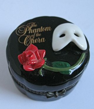 Vintage 1989 Phantom Of The Opera Enamel Snuff Ring Stamp Box Michael Crawford