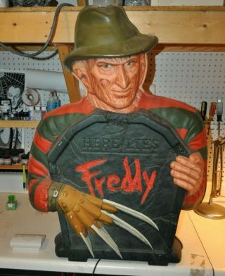Vintage 1980s Freddy Krueger Vacuform Video Store Lighted Display 33 Inches Tall 2