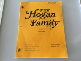 The Hogan Family T.  V.  Series 1990 Script Signed & By Elizabeth Berkley