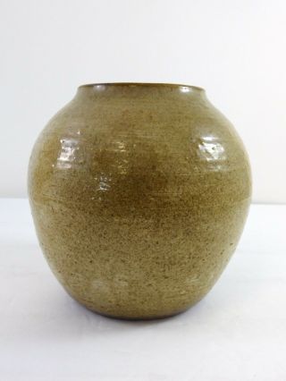 Toshiko Takaezu High Glaze Beige Vase Studio Art Pottery Signed Base 5.  75 Inches