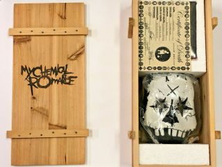 My Chemical Romance - The Black Parade Is Dead Limited Edition Coffin Box Set 3