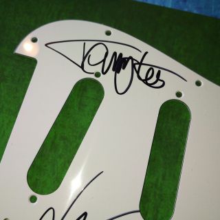 Motley Crue Signed Guitar Pick Guard Nikki Sixx Tommy Lee Mick Mars Vince Neil 2