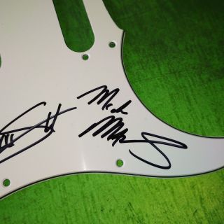 Motley Crue Signed Guitar Pick Guard Nikki Sixx Tommy Lee Mick Mars Vince Neil 4