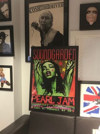 Frank Kozik,  Soundgarden & Pearl Jam Bootleg Green lady poster Chris Cornell 4