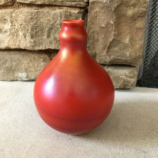 1979 Charles Lotton Mandarin Red Iridescent Swirl Art Glass Vase Signed 6 1/8”