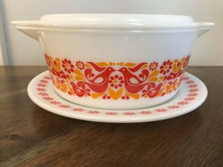 Pyrex Penn Dutch Friendship Casserole Dish With Lid And Charger Plate