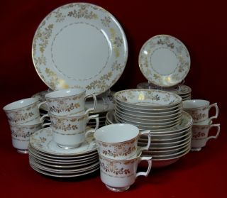 Harmony House China Classique Gold 3672 Pattern 56 - Pc Set Service For Eight (8)