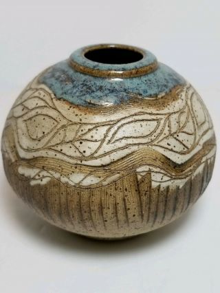Signed Susan Brown Freeman Alabama Studio Art Pottery Incised Leaf Design Vase