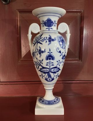 Meissen Germany Blue Onion 10 " Two Handled Vase / Crossed Swords 1st Qty