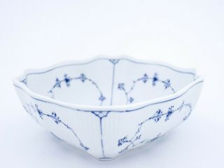 Unusual Serving Bowl 193 - Blue Fluted - Royal Copenhagen - 2:nd Quality 3