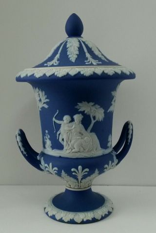 Wedgwood Dip Bolted Urn/vase Venus Cupid