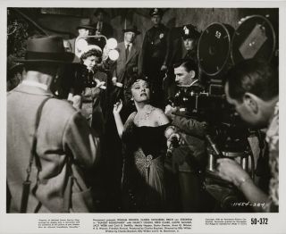 Gloria Swanson Is Ready For Her Close - Up Orig 1950 Photo.  Sunset Boulevard