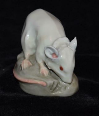 Rare Meissen Miniature Porcelain Figurine - White Mouse / Rat On Base - I - 132