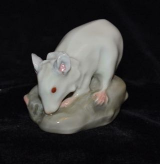 RARE Meissen Miniature Porcelain Figurine - WHITE MOUSE / RAT on Base - I - 132 3