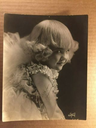 Virginia Lee Corbin Very Rare Very Early Autographed 8/10 Child Star (1910 - 1945)