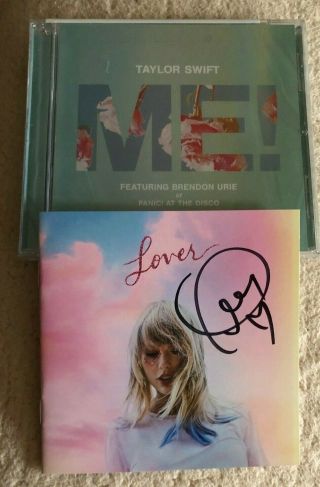 Taylor Swift Autographed Hand Signed Lover Booklet,  Me Cd Single In Hand,