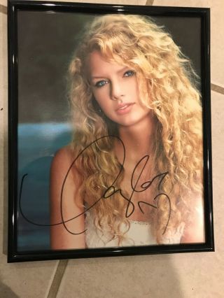 Autographed Hand Signed Picture Of Taylor Swift 10 X 8 Framed