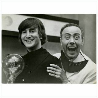 John Lennon & Victor Spinetti 1965 Help Filming Vintage Photograph (uk)