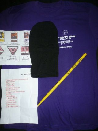 Twenty One Pilots Drumstick / Mask,  Crew Shirt & Sheets Setlist - Josh Dun 21