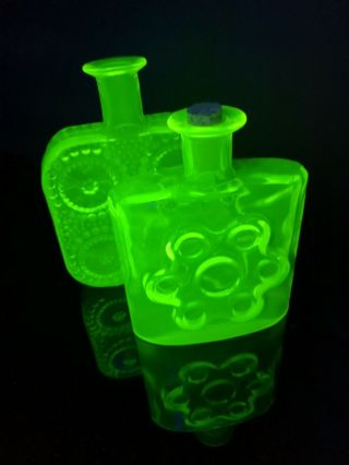 Riihimaki Grapponia Green Yellow Uranium Glass Bottle Vase Nanny Still 7 1/2 " X2