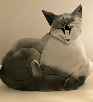 Hard - To - Find Mary Gates Dewey Ceramic " Laughing Cat " Sculpture.  Grey And White.