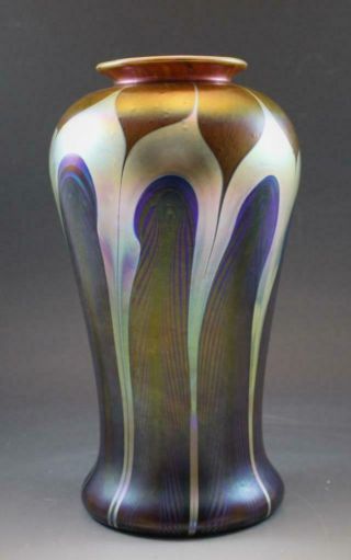 Signed John Cook Phoenix Studio Iridescent Art Glass Vase Pulled Feather 1979