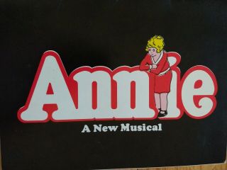 Annie Souvenir Program & Stagebill Shubert Theatre Production,  Chicago,  1979