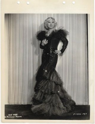 Bawdy Sex Symbol Mae West Belle Of The Nineties Vintage 1934 Costumed Photograph