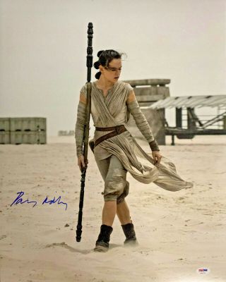 Daisy Ridley Signed Star Wars 16x20 Photo - Rey Psa Dna