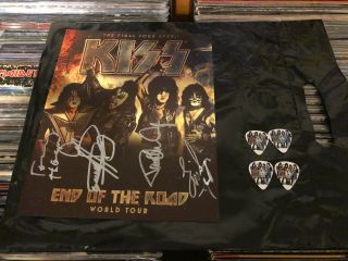Kiss End Of The Road Vip Autographed Signed Photo,  Party Guitar Picks Paul Gene