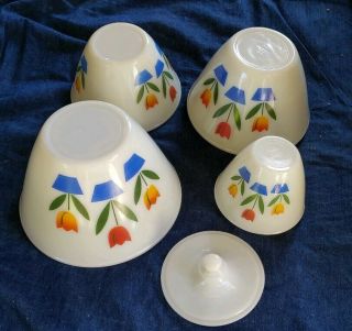 Vintage Fire King Tulips Pyrex Nesting Mixing Bowls Set Of 4 Lid Anchor Hocking
