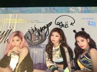 ITZY [IT ' z ICY] ALL MEMBER Autograph (Signed) PROMO ALBUM KPOP 04 3