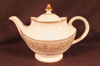 Royal Doulton English Renaissance Teapot & Lid 5 5/8 " 5 Cup