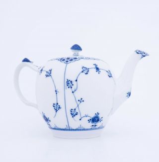 Tea Pot 611 - Blue Fluted - Royal Copenhagen - Half Lace - 1:st Quality 3
