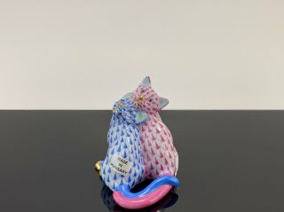 Herend Kittens Blue/raspberry Fishnet