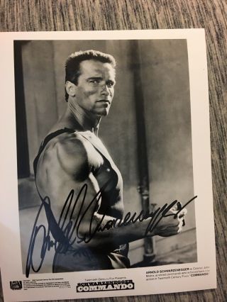 Arnold Schwarzenegger Hand Signed Autographed 8 X10 Photo W/coa Commando