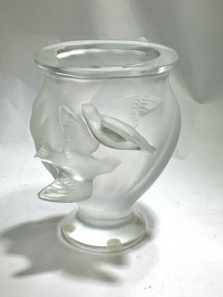 Elegant France Marie - Claude Lalique " Rosine " Frosted Crystal Bird Vase