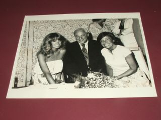 REAL photo of farrah fawcett with parents?one of a kind. 2