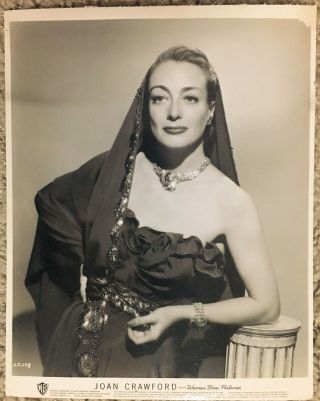 F004 Joan Crawford (circa 1945) Warner Brothers Glamour Photograph