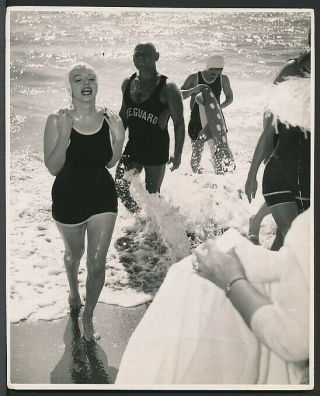 Rare 1958 Photo Marilyn Monroe In Swimsuit Filming A Scene