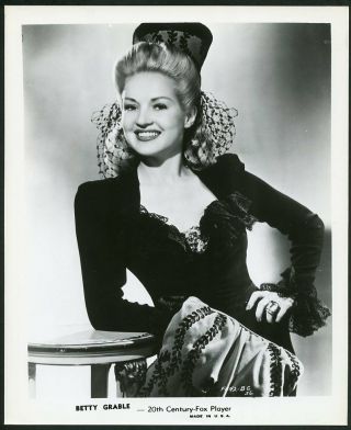 Betty Grable Vintage 1940s 20th Century Fox Portrait Photo