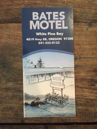 Bates Motel (2016 - Rare Sxsw Exclusive) Keychain / Bottle Opener,  Travel Pamphlet
