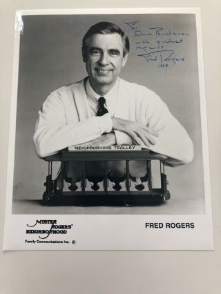 Fred Rogers Mr Mister Rogers Signed Autograph 8x10 B&w Photo - Priority