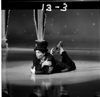 Judy Garland On Stage The Hollywood Palace Rare 1964 Abc Tv Photo Negative