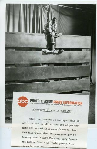 Deanna Lund Don Marshall Gary Conway Land Of The Giants Orig 1968 Abc Tv Photo