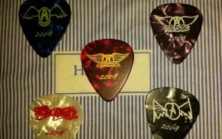 Aerosmith Concert Tour Issued Guitar Pick ' s 4